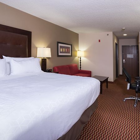 Holiday Inn Express Hartford-Newington By Ihg Bagian luar foto