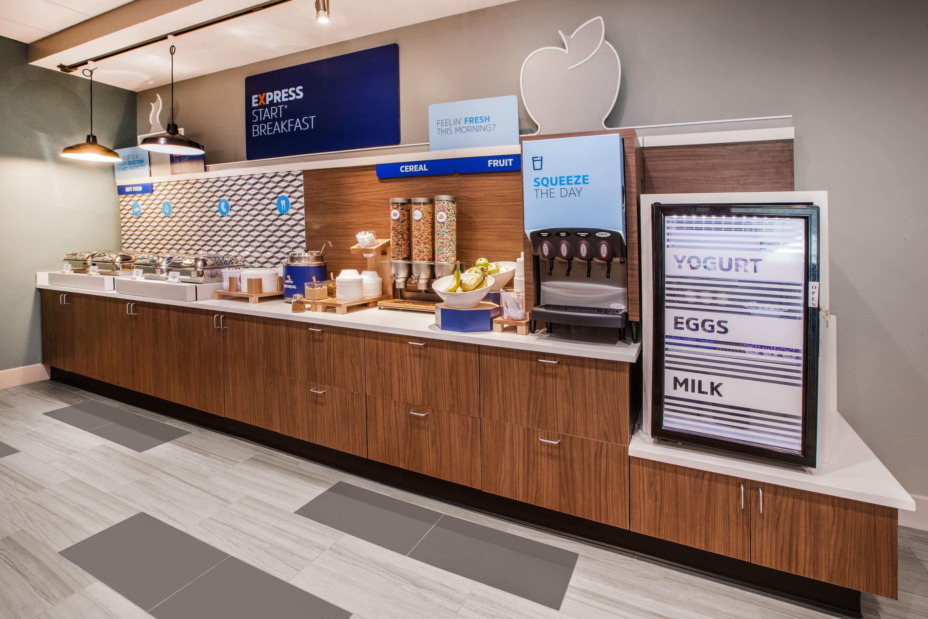 Holiday Inn Express Hartford-Newington By Ihg Bagian luar foto