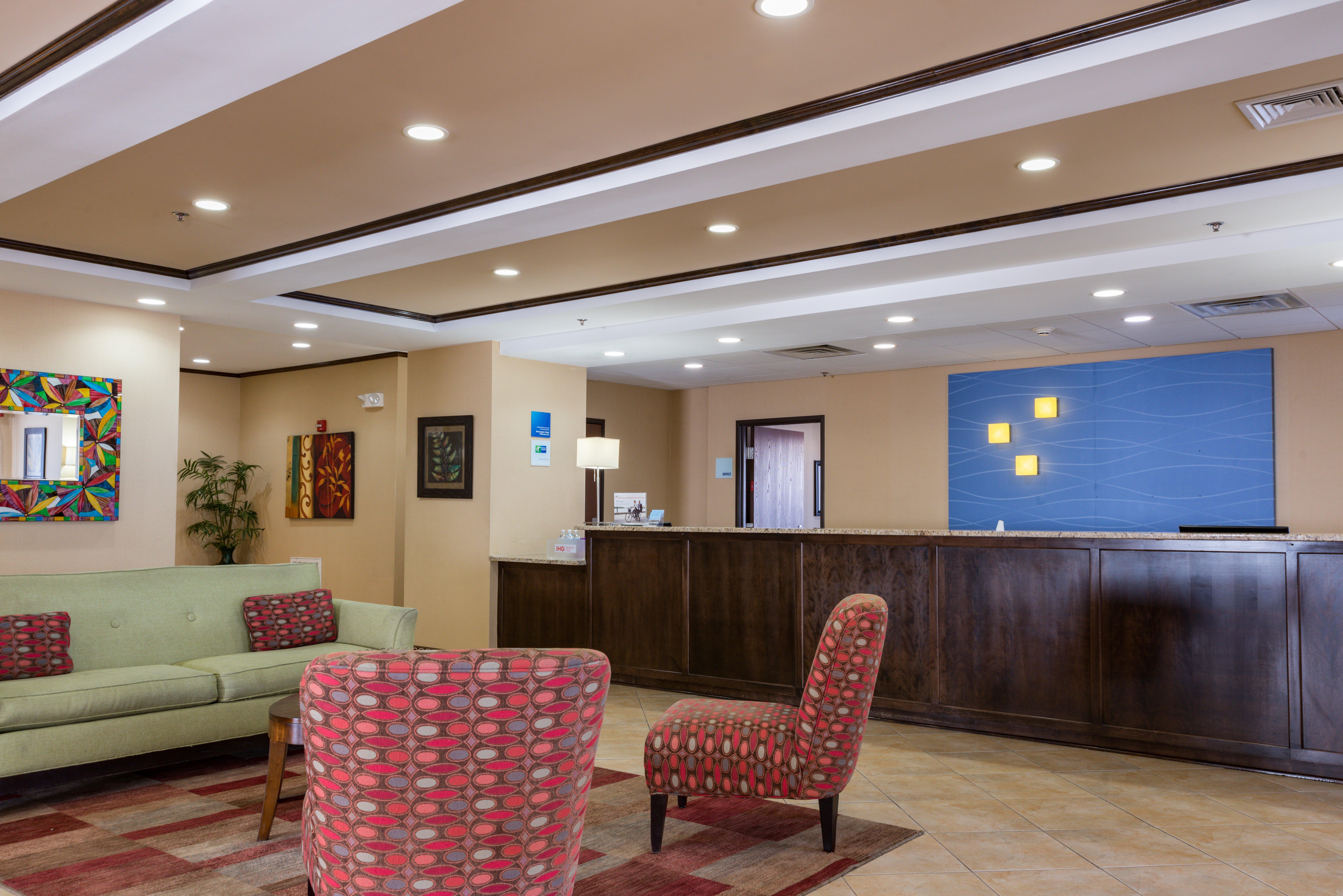 Holiday Inn Express Hartford-Newington By Ihg Bagian luar foto