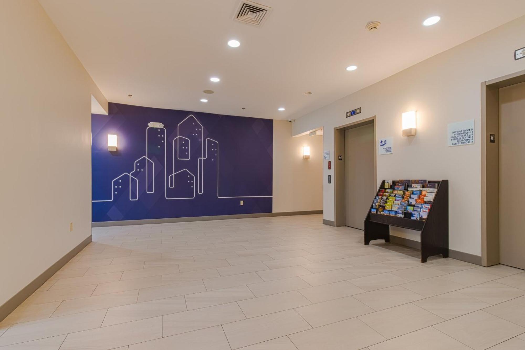 Holiday Inn Express Hartford-Newington By Ihg Bagian luar foto