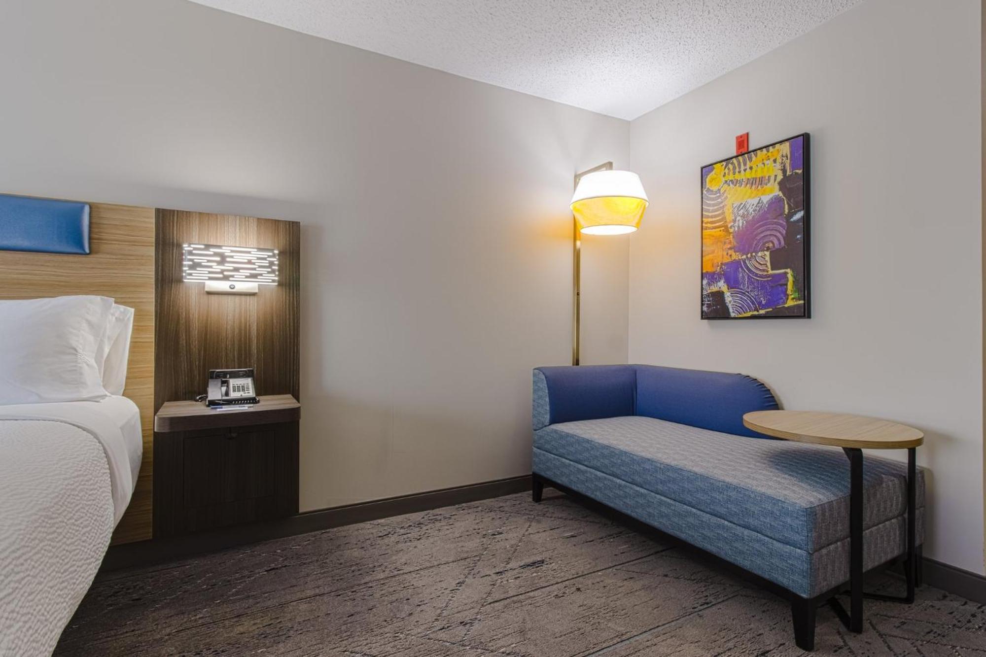 Holiday Inn Express Hartford-Newington By Ihg Bagian luar foto