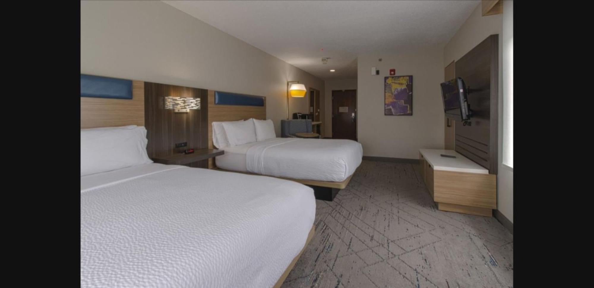 Holiday Inn Express Hartford-Newington By Ihg Bagian luar foto