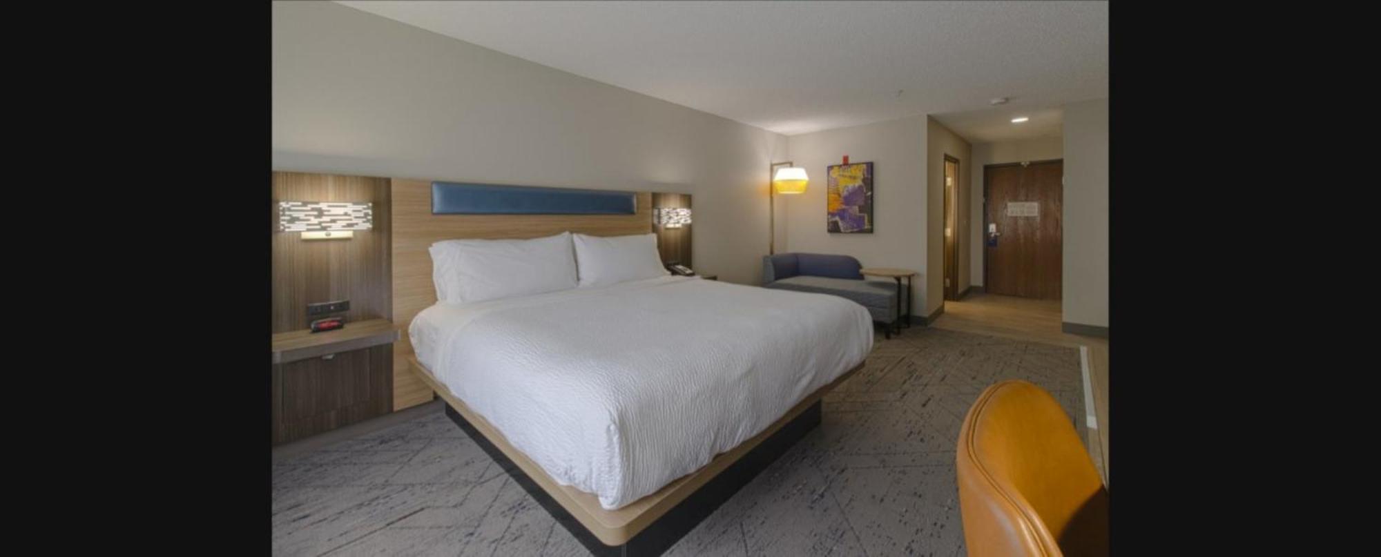 Holiday Inn Express Hartford-Newington By Ihg Bagian luar foto