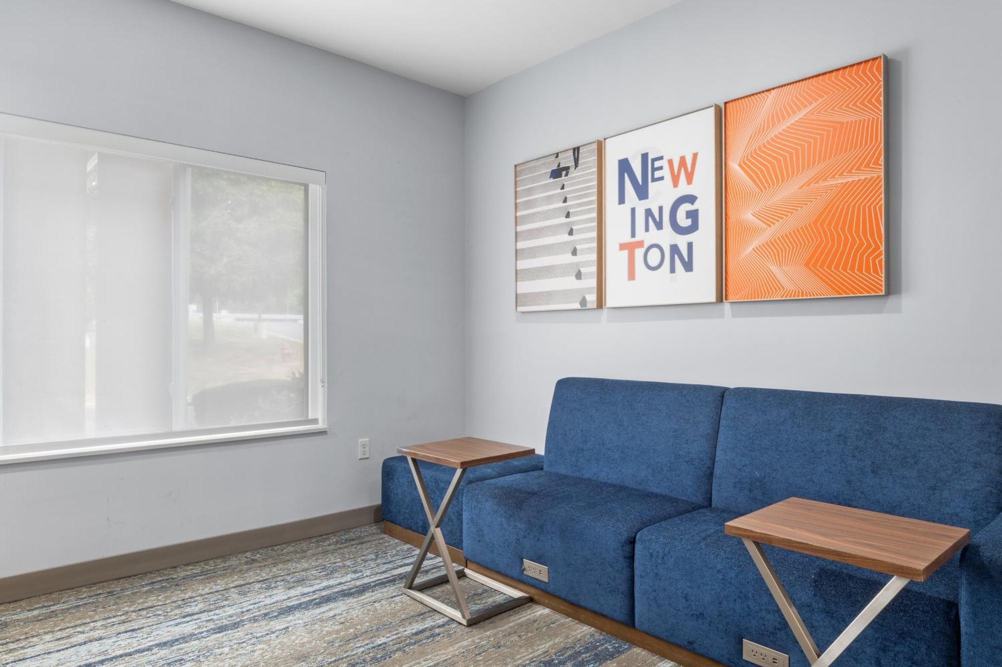 Holiday Inn Express Hartford-Newington By Ihg Bagian luar foto